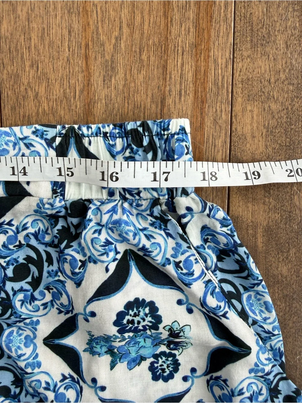 Jantzen Blue Floral Tile Print Casual Resort Shorts - NWOT XL